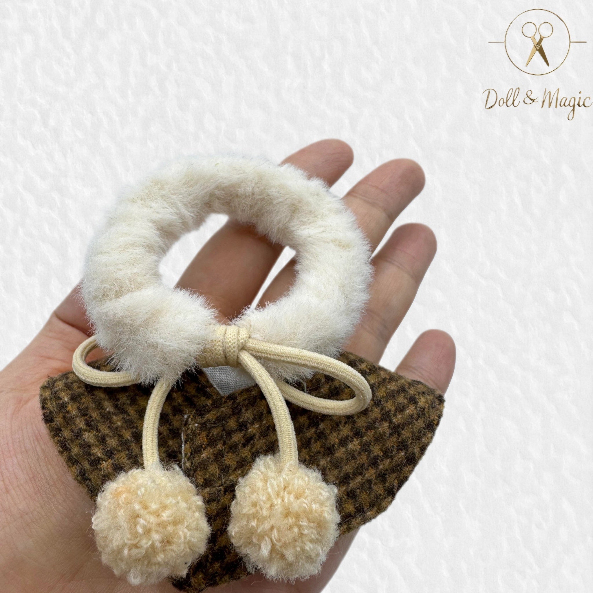 （No Doll)Cute Clothes Set for 17cm Doll – Chic Style Doll Outfit with Beret, Shawl, and Neck scarf – Kawaii Doll Clothes Accessories for Collectors & Fans