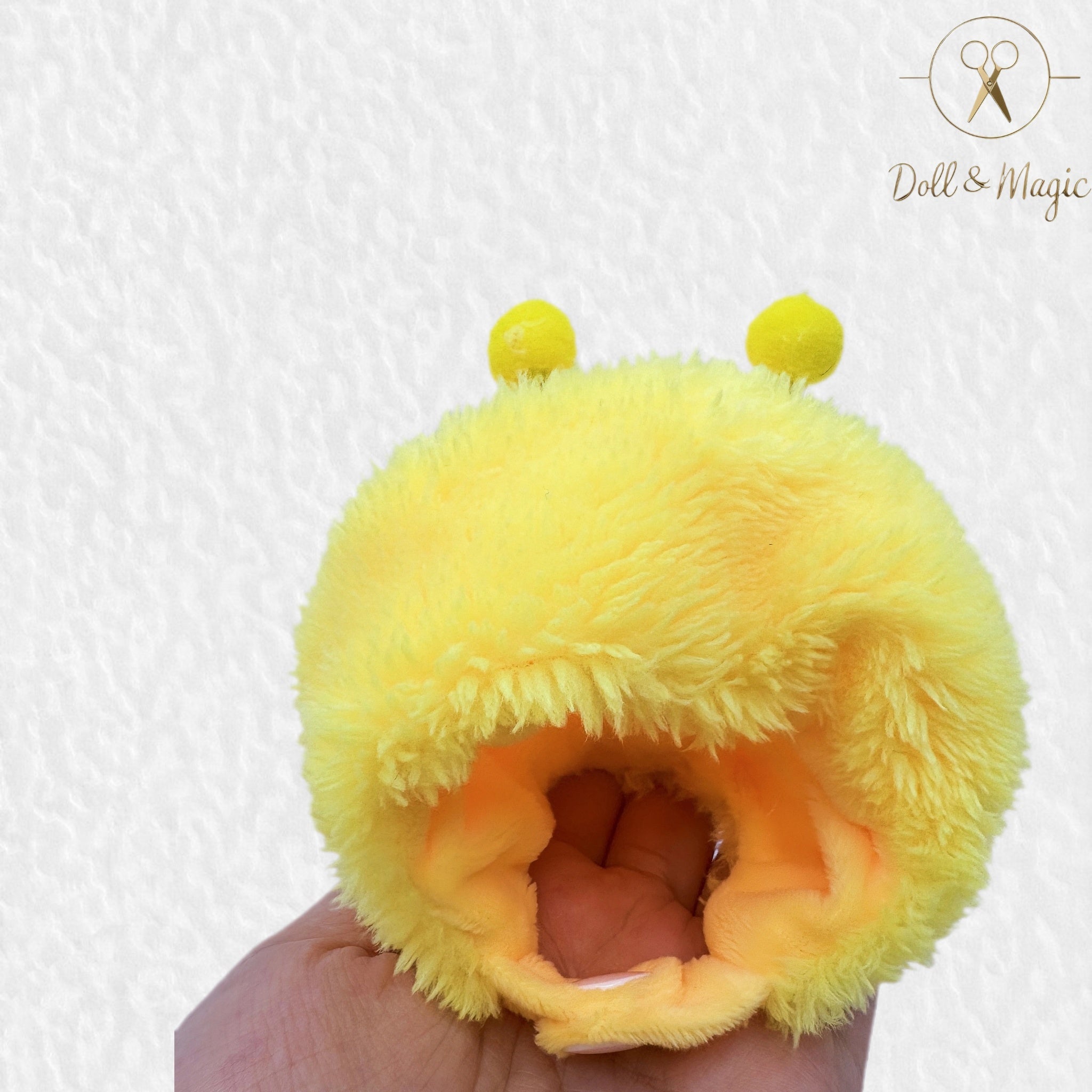 （No Doll)Cute Clothes Set for 17cm Doll – Chic Style Doll Outfit with Hat and Overalls – Kawaii Doll Clothes Accessories for Collectors & Fans